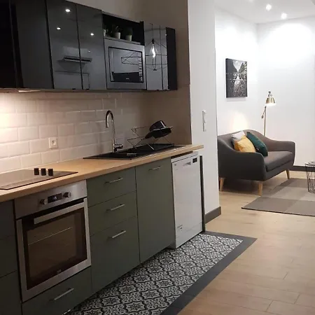 Апартаменты Bright Modern Chic In Centre *