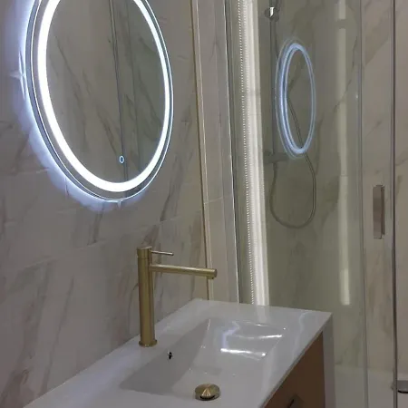 Bright Modern Chic In Centre * По