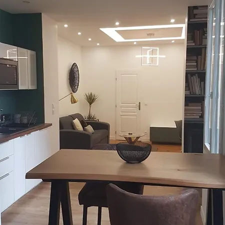 Апартаменты Bright Modern Chic In Centre По
