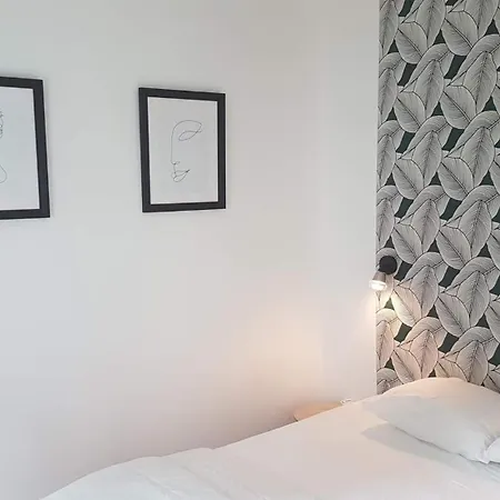 Bright Modern Chic In Centre По