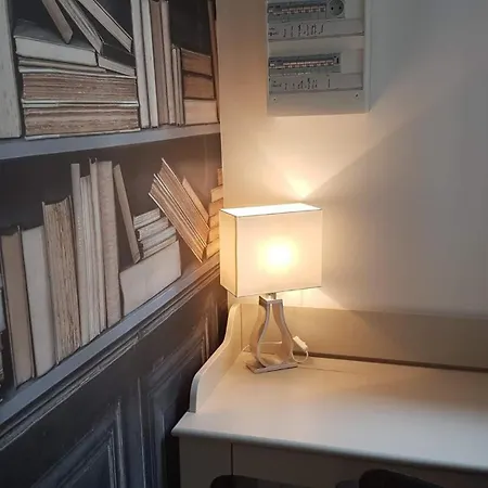 Апартаменты Bright Modern Chic In Centre По